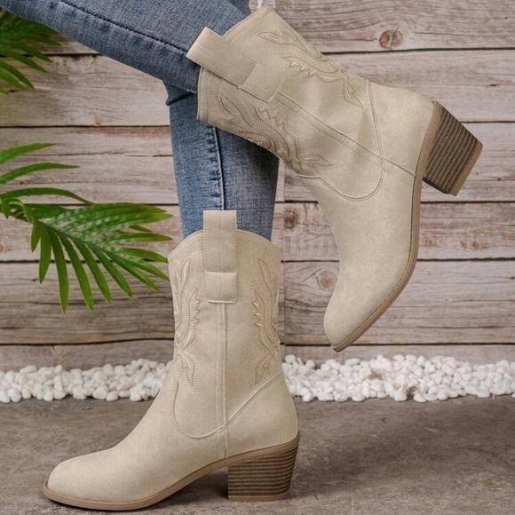 Women's Vintage Fashionable Western Style Embroidered Cowboy Boots - Picture 4 of 7